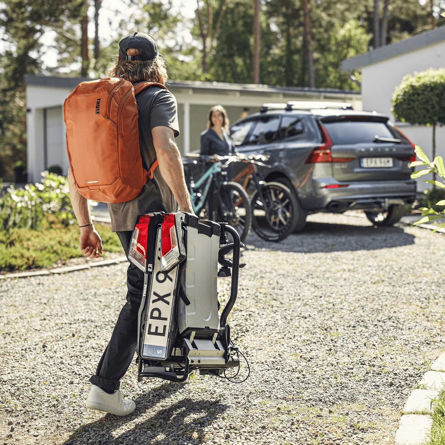 Thule EasyFold XT Fahrradträger für 2 Fahrräder, schwarz/Aluminium-Kupplung